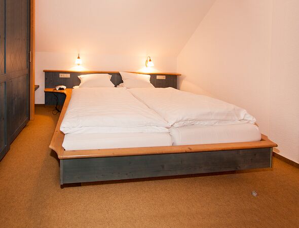 Ferienwohnung 16 Schlafzimmer mit Doppelbett