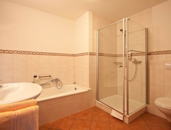 Gut Vorwald Doppelzimmer Bad