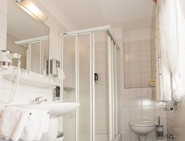 Ferienwohnung 13 Bad mit Dusche
