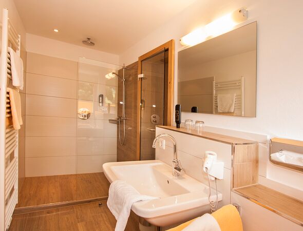 Gut Vorwald Doppelzimmer Bad